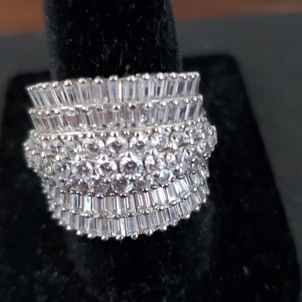 BELA LUCE 925 S.S. FAUX DIAMOND RING - Picture 2 of 6